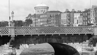 Object Grattan Bridge, Four Courts in viewcover picture