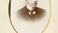 Object Portrait photograph of Henry [L. Broon]has no cover picture