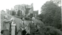 Object Earl of Rosse with Gordon Lambert and Edward C. Bewley on the grounds of Birr Castlehas no cover picture