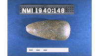 Object ISAP 04775, photograph of the right side of stone axecover