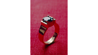 Object Yellow gold ring set with sapphirecover picture