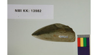 Object ISAP 16984, photograph of the right side of stone axecover
