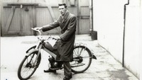 Object Paddy Crowe on a bicyclehas no cover picture