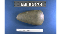 Object ISAP 04609, photograph of face 2 of stone axe/adzehas no cover
