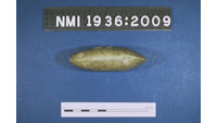 Object ISAP 03179, photograph of the left side of stone axecover