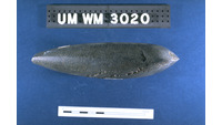 Object ISAP 11700, photograph of the right side of stone axecover