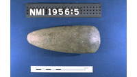 Object ISAP 04647, photograph of face 2 of stone axe/adzehas no cover